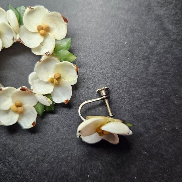 Vintage Hand Crafted Tiny Shell Floral Brooch Pin and Screw Back Earring Set - Picture 7 of 7